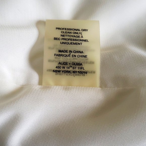 ALICE + OLIVIA New Pleat Flair Mini Skirt Contrast Knit White Size 8 Women's - Picture 11 of 11